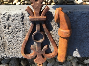 Gargoyle for Wall Fountain - Heart crown + Neptune - Cast iron